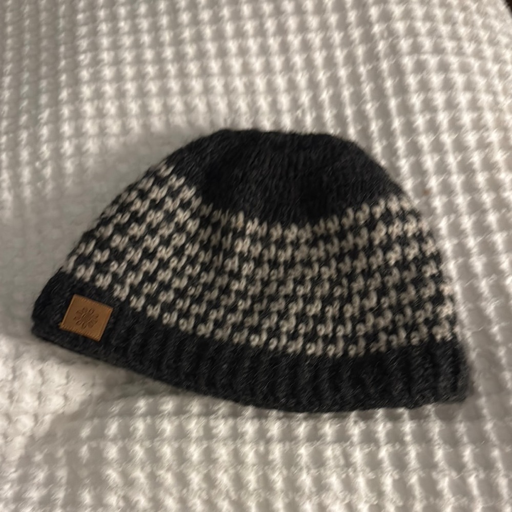 Mexicali Blues Stylish Black and White Knit Beanie Fleece Lined